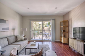 Woodland Hills 1BR w pool gym nr Warner center LAX-893